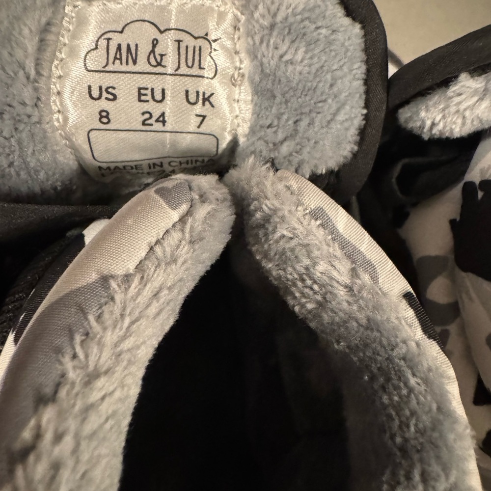 BRAND NEW Kids Winter Boots | Bear - Picture 5 of 6